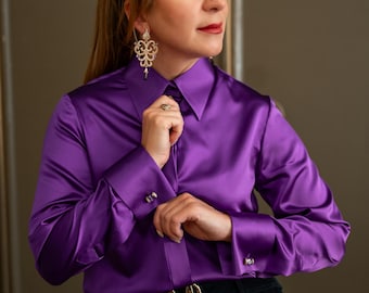 Elegante camicetta di seta color viola intenso con motivo a mora – Camicia in pura seta da donna – Camicia in raso con polsini alla francese per donna – Camicetta in raso, top elegante
