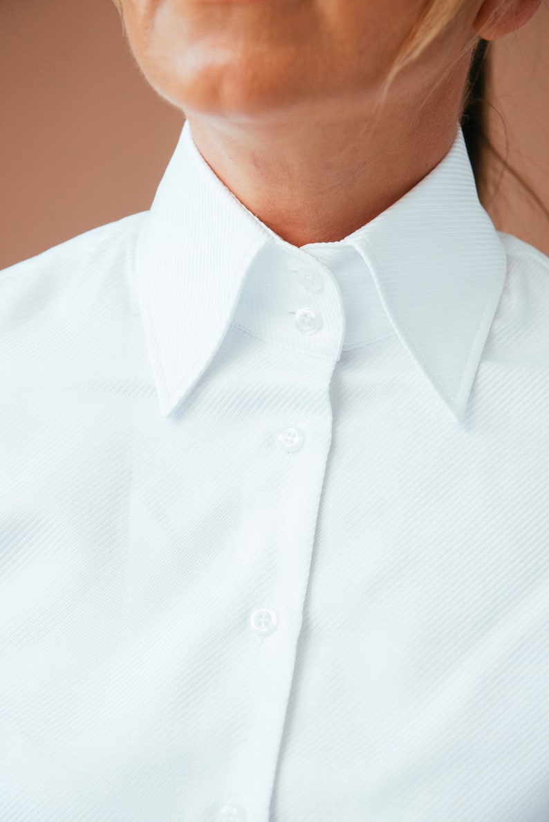 Premium quality luxurious Easy Care  white cotton blouse. White french cuff blouse SLIM FIT. Ladies french cuff business blouses. White button up dress shirt womens. French cuff white shirt women´s. White button down shirt women´s long sleeve