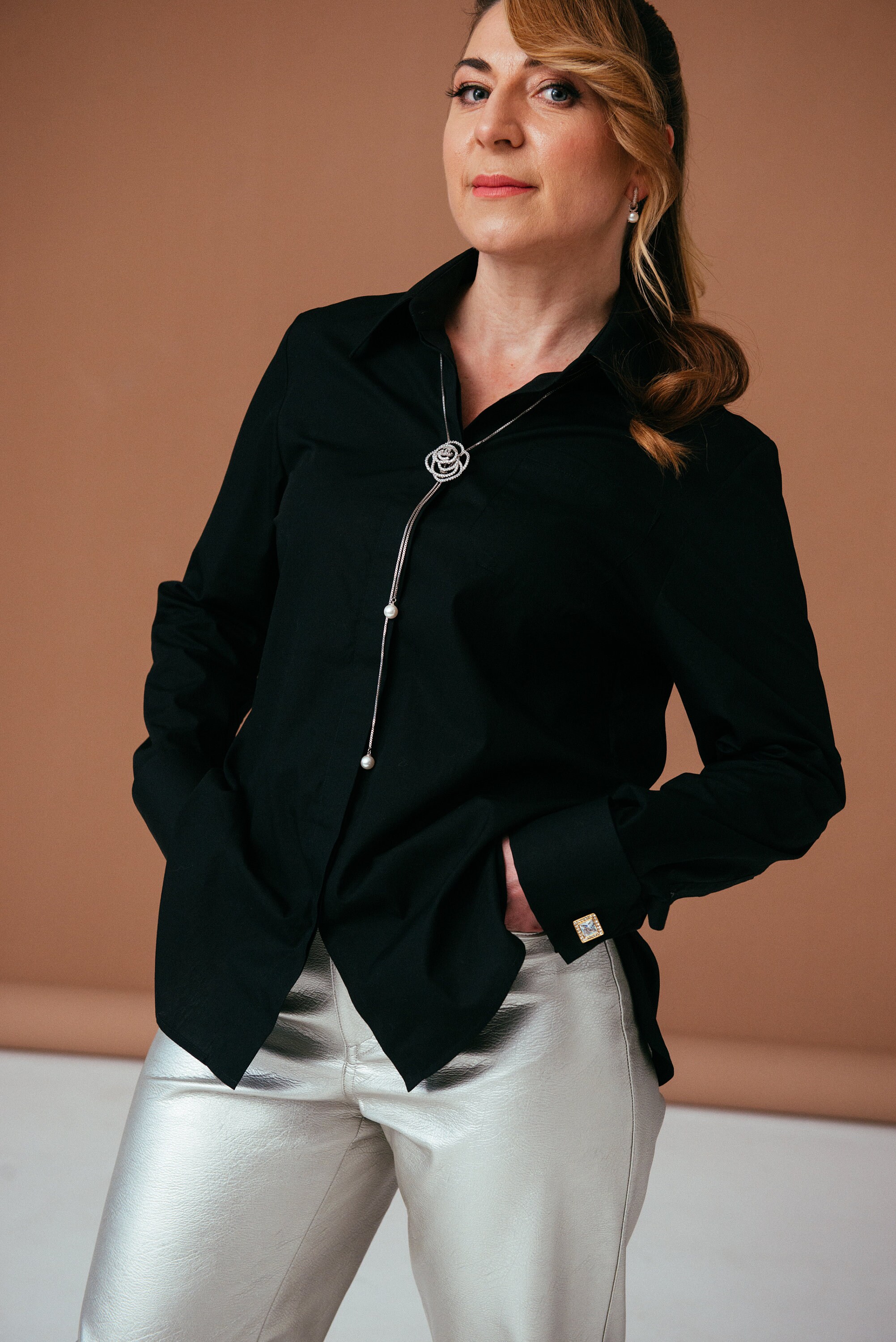 Oversized Black French Cuff Shirt: Elegant Women's Cotton Blouse