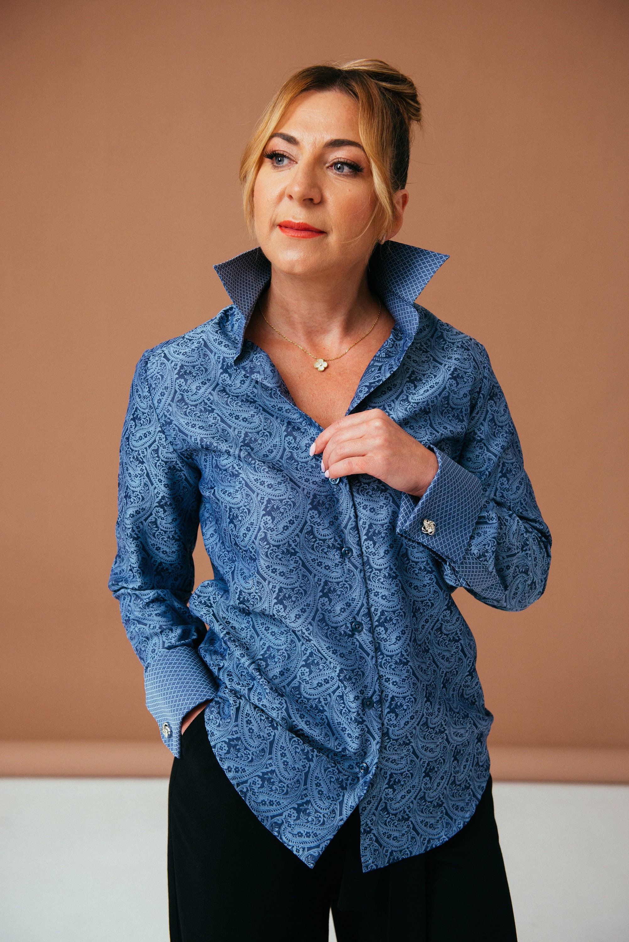 Camicia Classica Collo Francese Slim Fit Tessuto Vichy - Foto 12