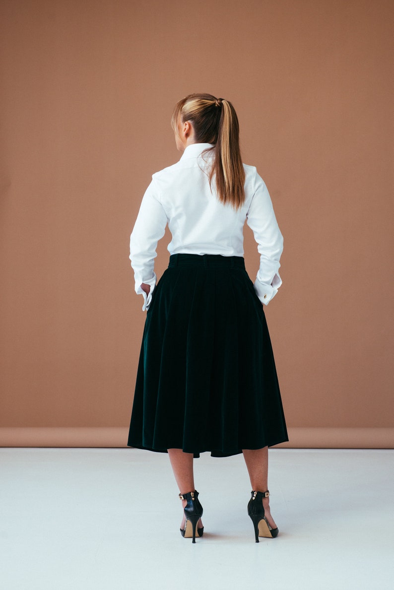 Premium quality luxurious Easy Care  white cotton blouse. White french cuff blouse SLIM FIT. Ladies french cuff business blouses. White button up dress shirt womens. French cuff white shirt women´s. White button down shirt women´s long sleeve