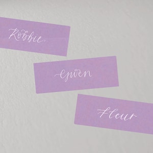 Tarjeta de nombre de caligrafía LAVANDA LILA / Tarjetas de lugar para eventos / Tarjeta de lugar plana en blanco / Boda, fiesta, baby shower / Decoración de lugar de boda