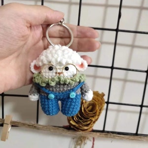 Mini Schäfchen Häkelanleitung Amigurumi kleines Schaf häkeln Spielzeug Schaf häkeln pdf Anleitung