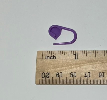 Segnapunti in plastica per lavori a maglia e uncinetto Spille di sicurezza Set da 10-100 / Colori assortiti / Accessori in scatola - Italia