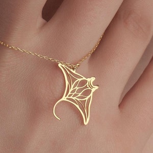 14K Solid Gold Manta Ray Necklace, Stingray Jewelry, Ocean Lover Gift, Gold Fish Pendant, Sea Life Jewelry, Nautical Gift, Beach Jewelry