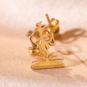 14K Solid Gold Lawyer Justice Earrings, Scales Of Justice Jewelry, prezent na ukończenie studiów prawniczych dla niej, Tiny Libra Zodiac Jewelry, prezent na rocznicę