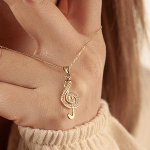14K Gold Treble Clef Musician Necklace, Singer Gift, Music Note Pendant, Birthday Gift, Singer Jewelry, 14K Heart Necklace, Music Jewelry