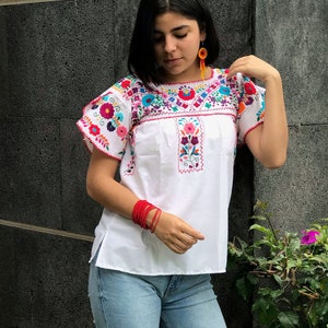 Mexican blouse medium with flowers/short sleeve/Embroidered shirt/Huipil/Shirt handmade/Flower shirt/Mexican shirt /