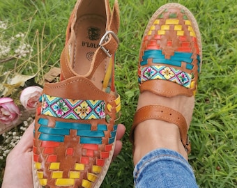 Colorful leather sandal and platform sole, Mexican shoes rainbow, Huarache sandals, Women Shoes, Huarache sandals, mexican style.