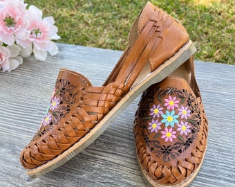 Huarache sandals, Mexican sandals sunflower. Leather sandals. Huarache Sandal. boho shoes. Mexican Huaraches. Leather huarache for women.