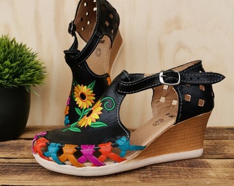 Huarache Sandal Platform heel - embroidered Women Shoes -leather sandals for women - mexian fashion - Mexican Huaraches - Colorful Leather