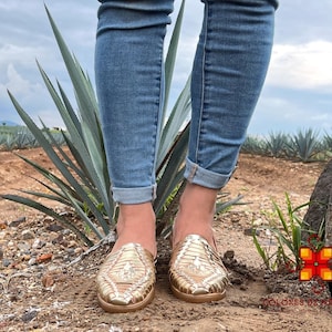 Leather Huarache sandals for women handmade. Mexican sandals. Leather sandals. Boho shoes. Mexican Huaraches. Leather shoes mexican style