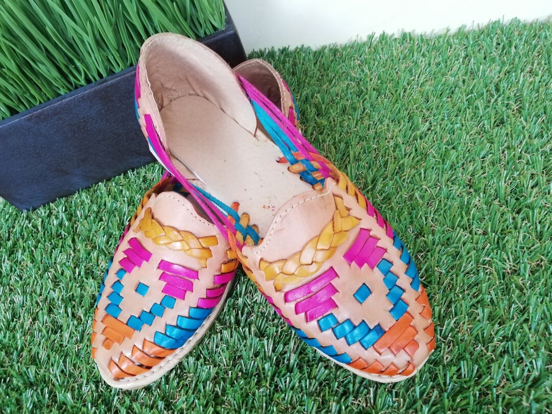 luz huarache sandals