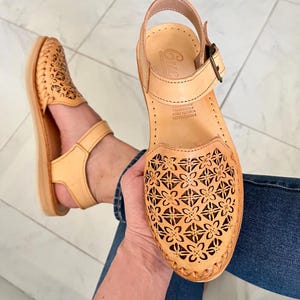 Mexicaanse Huarache sandalen met enkelbandje, laserbloempailletten, leren sandalen, Mexicaanse sandalen, Mexicaanse damesschoenen, handgemaakte leren schoenen.
