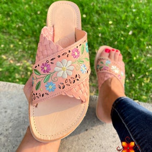 Huarache sandals, Mexican sandals, Leather Mexican Shoes, Mexican Style, leather sandals, Mexican Style - flip flops embroidered, handmade