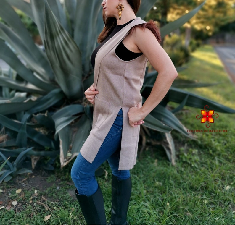 Mexican winter vest open style large with pockets and plush hood Gilet embroidery bohemian women color brown