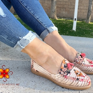 Huarache sandals leather with painted flowers, Leather sandals, Leather Huarache, Mexican Boho Women sandals, flat shoes, summer shoes
