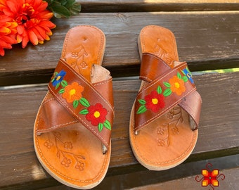 Cuir mexicain Huarache Sandal fleurs brodées, sandales mexicaines Chaussures en cuir pour femmes, chaussures huaraches mexicaines tongs confortables