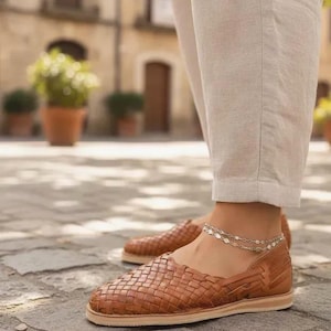 Sandali Huarache, sandali messicani da donna, scarpe messicane in pelle, sandali in pelle, sandali messicani, scarpe in pelle da donna, sandali comodi immagine 2