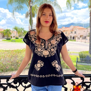Mexican blouse / Embroidered shirt / handmade blouse / Flower shirt / Mexican shirt short sleeve / boho blouse