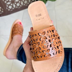 Mexikanische Huarache Sandalen, Laserblume mit Pailletten, Ledersandalen, Flip-Flops, mexikanische Sandalen, mexikanische Damenschuhe, handgemachter Lederschuh