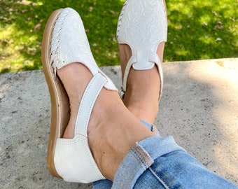 Huarache sandals, Mexican sandals sunflower. Leather sandals. Huarache Sandal. boho shoes. Mexican Huaraches. Leather huarache for women.