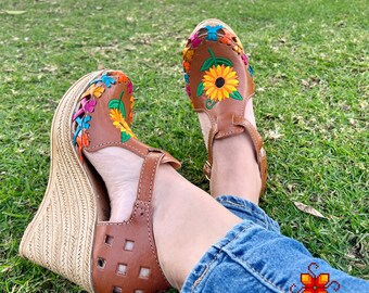 Leather shoes embroidered flower colored strips, Platform shoes, Sandals huarache, Boho Shoes, mexican shoes, leather sandals, womens shoes