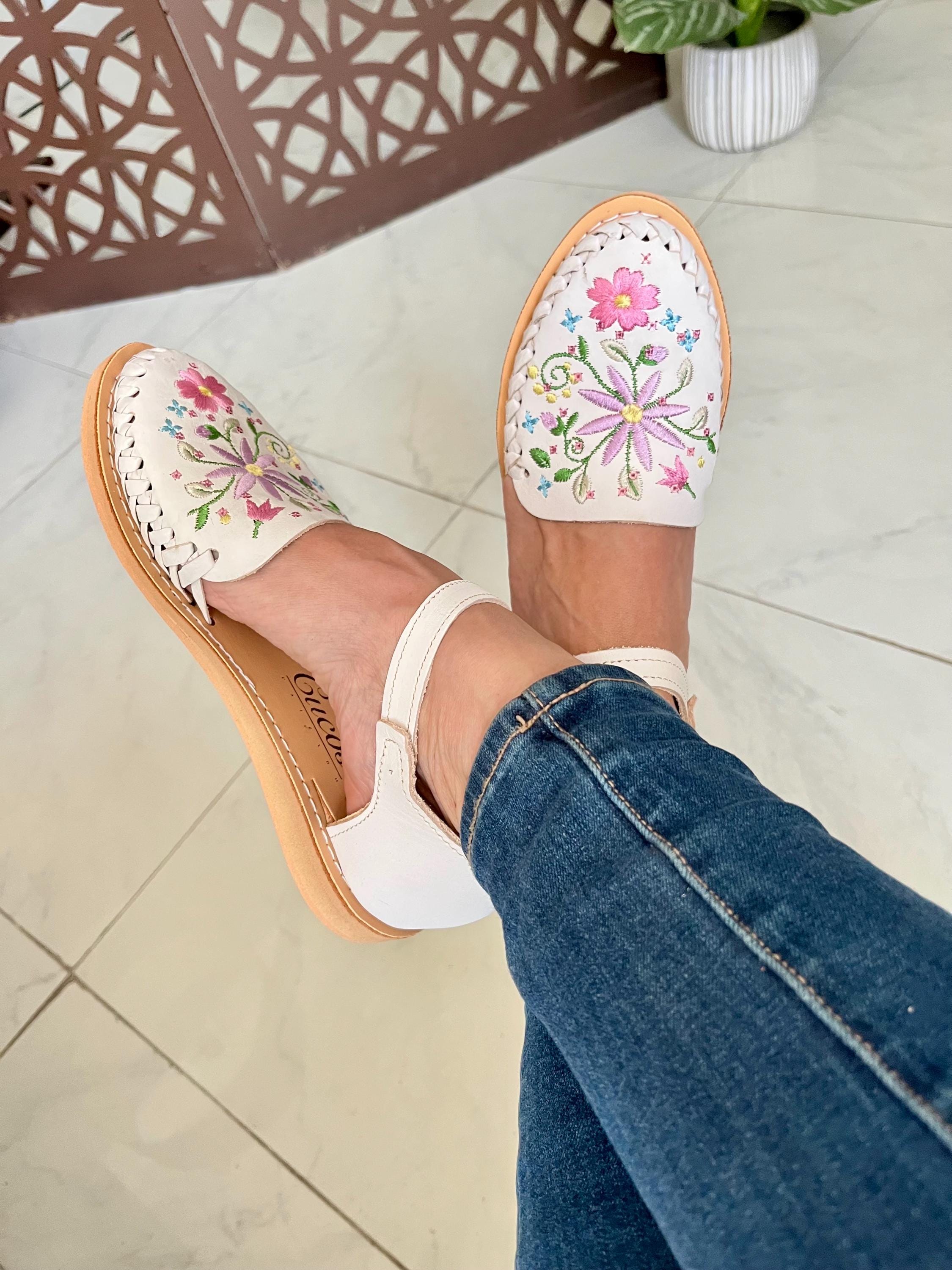 Mexican leather sandals comfortable flower embroidery, Huarache sandals women, mexican shoes, huaraches women, leather shoes, ankle bracelet