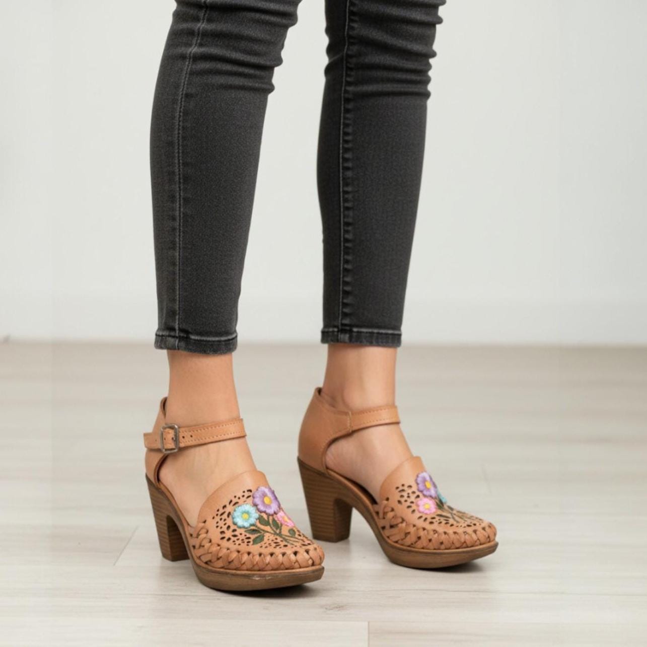 Mexican Leather Shoes With 3D Embroidered Flowers With Heels and