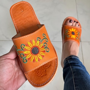 Mexicaanse Huarache sandalen van leer - Boho Hippy geborduurde bloemen Damesschoenen - zomerschoenen - zomersandalen - comfortabele schoenen - Alle maten