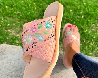 Huarache sandals, Mexican sandals, Leather Mexican Shoes, Mexican Style, leather sandals, Mexican Style - flip flops embroidered, handmade
