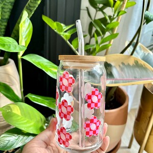 Daisy Glass Tumbler, Iced Coffee Glass, Retro Flower Iced Coffee Cup, Daisy Glass Cup, Iced Coffee Cup, Bridal Shower Gifts, Christmas Gifts