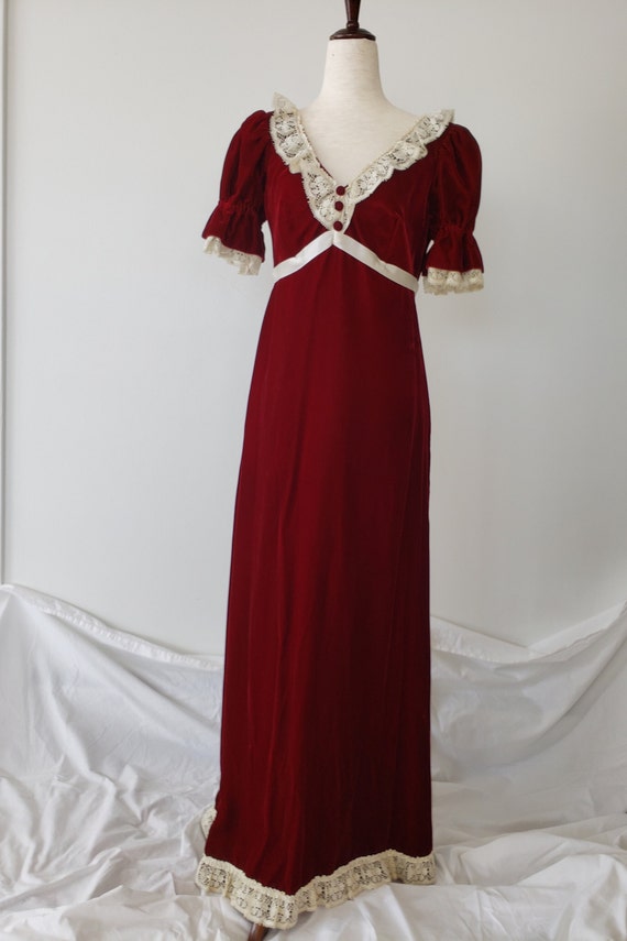 Vintage 1970’s Cranberry Red Velvet, Ivory Lace E… - image 2