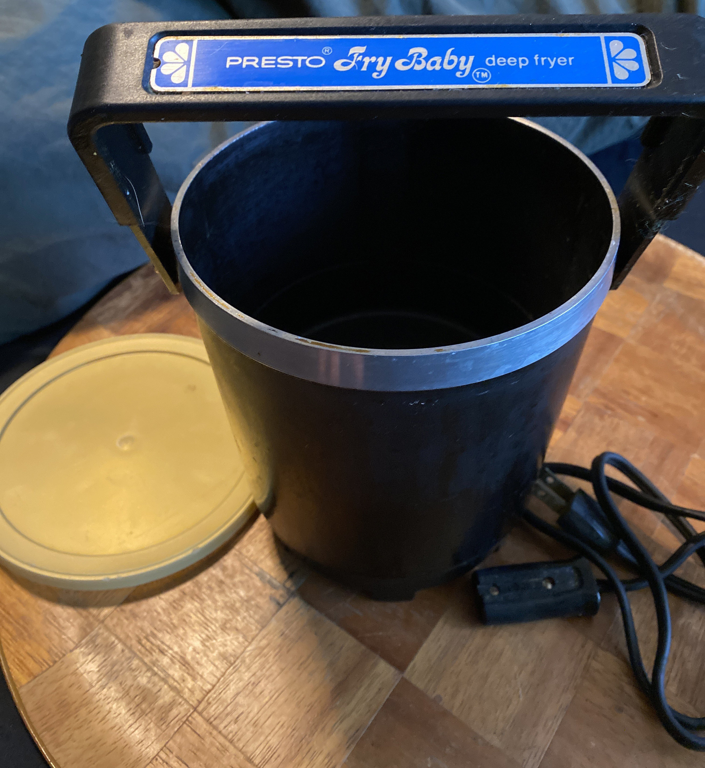 Vintage Fry Baby 2 quart deep fryer by Presto