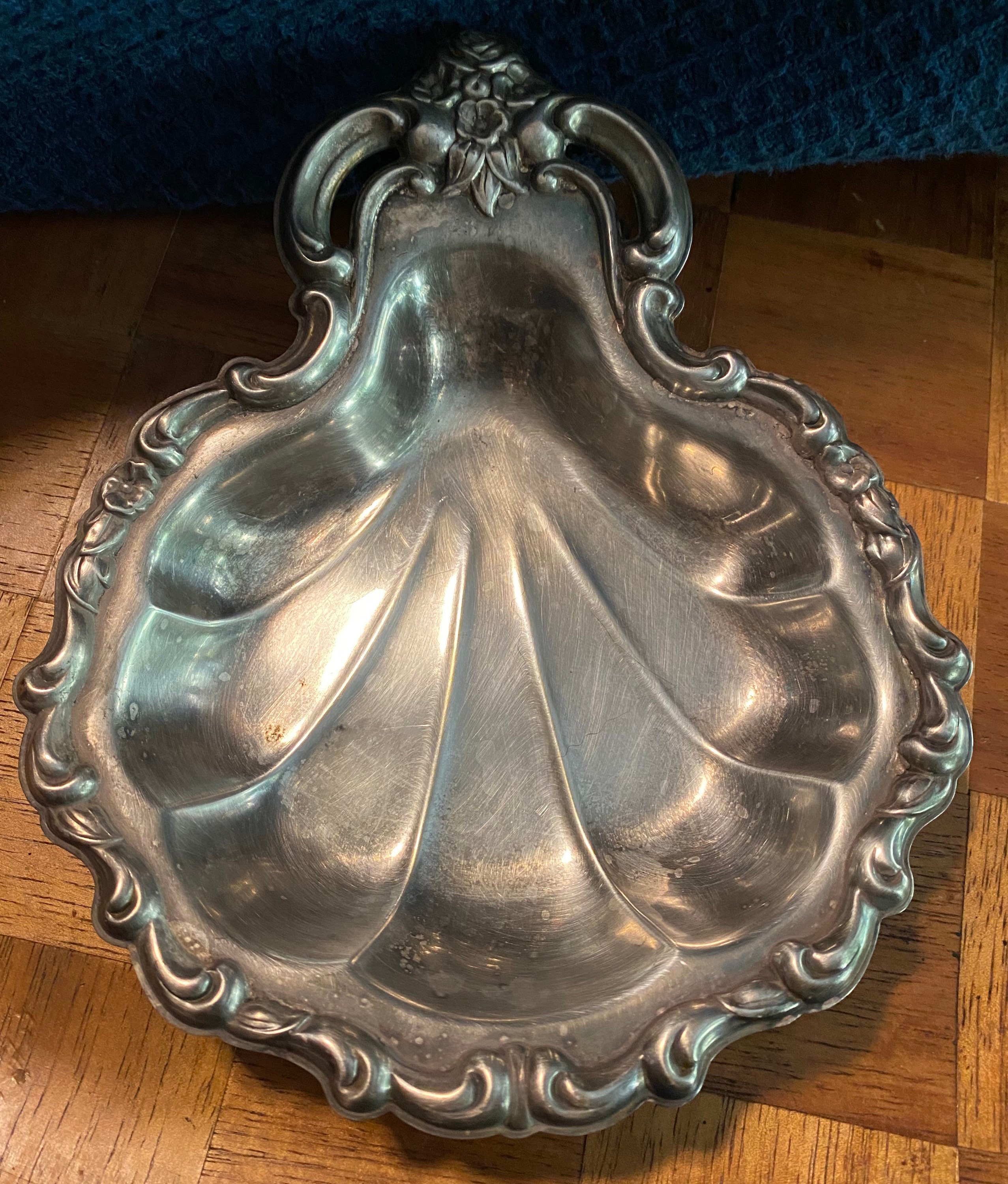 Vintage Countess Silver Plated Clamshell Trinket Tray 6248 by