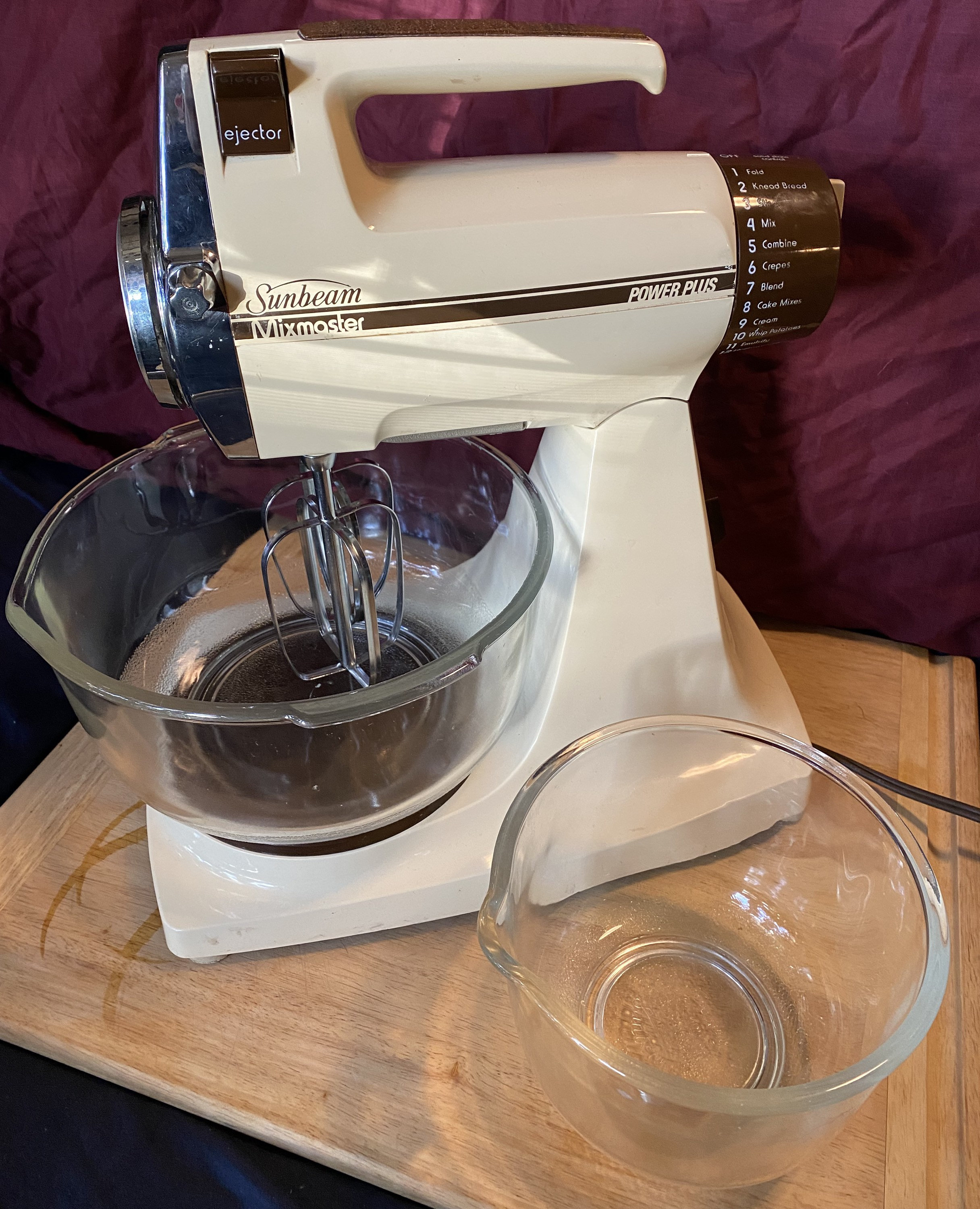 Sunbeam stand mixer with both glass bowls fire king 1 set beaters -  appliances - by owner - sale - craigslist