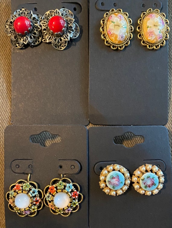 Assorted mid century clip on earrings, assorted styles