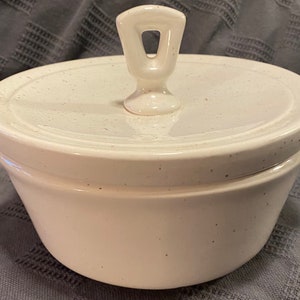 California Pottery covered casserole dish 851