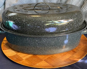 Vintage black & white speckled enamel over steel oval 16 1/2 inch x 12 inch domed cover roaster pan