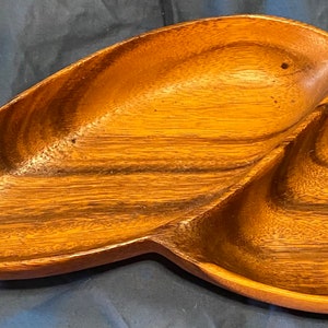 Monkeypod wood leaf shaped 2 section tray