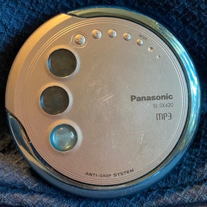 Panasonic　SHOCK WAVE　SL-SW960V　 本体のみ Panasonic Shock Wave Sl-sw960v Portable MP3 FM, AM Radio CD