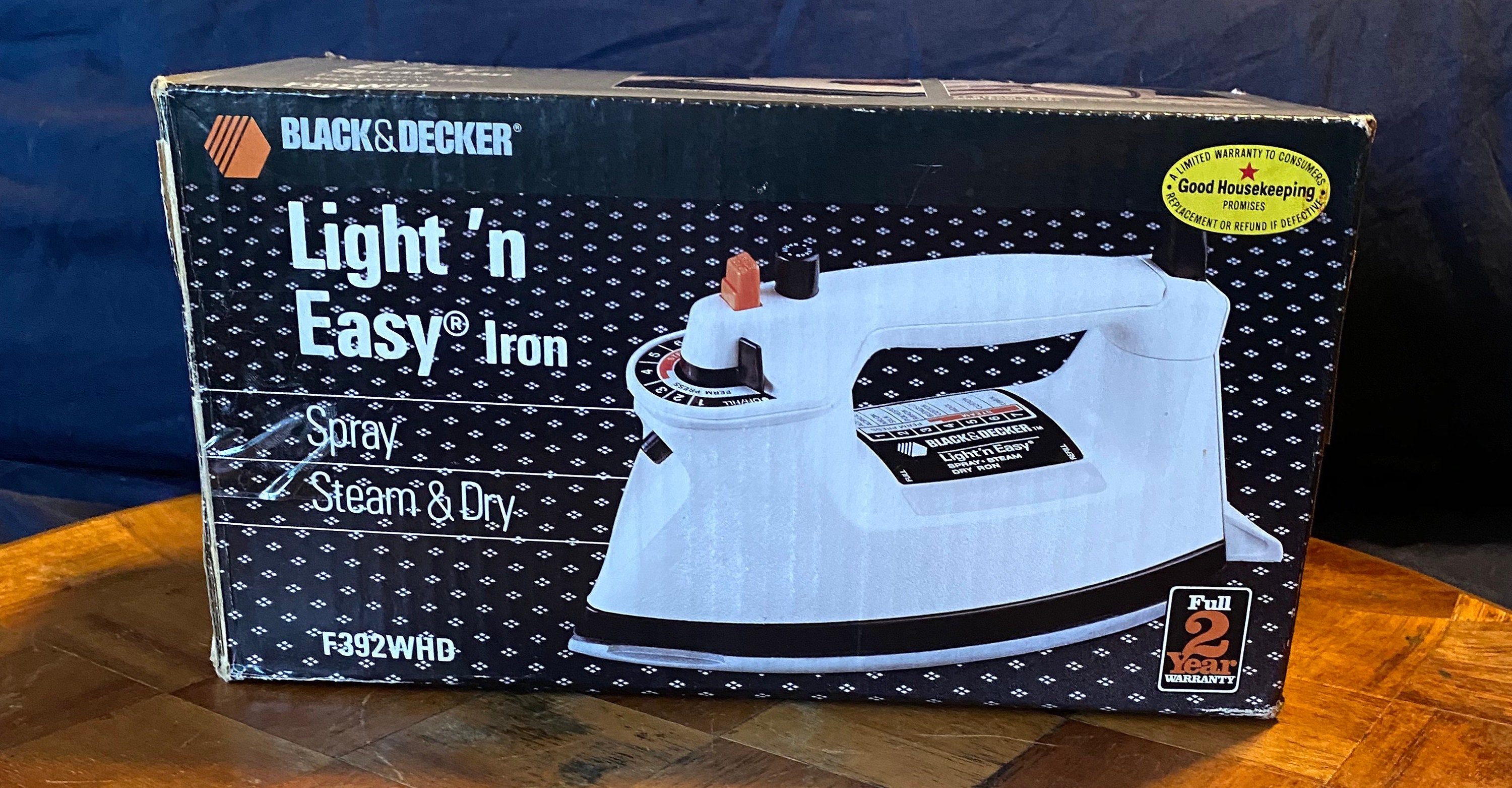 Vintage Black & Decker Light n Easy Spray, Steam and Dry Iron 