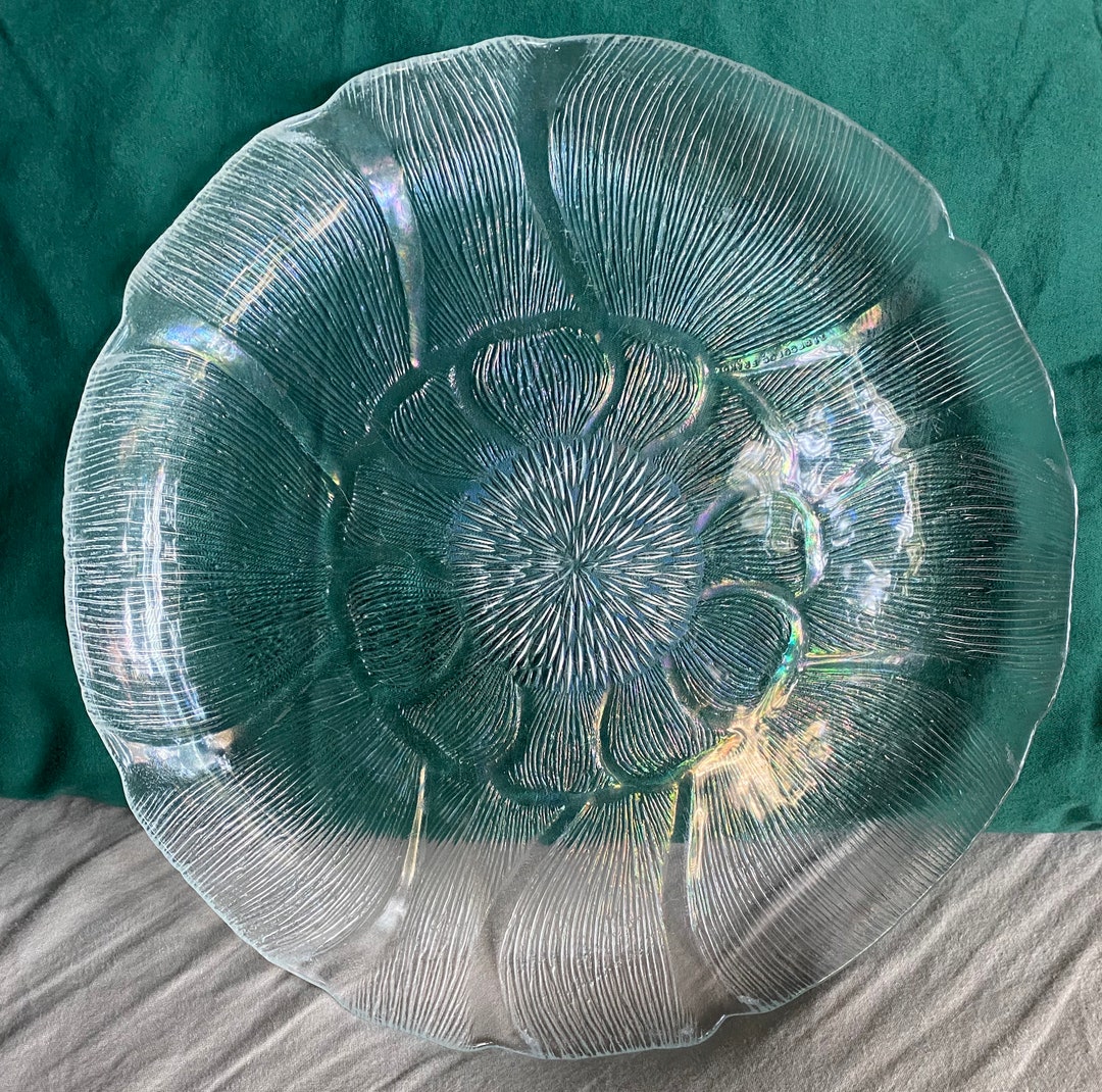 * antique plate ୨୧* フラワーレリーフ アンティークプレート Arcoroc Vintage Fleur Large Plate - Etsy Canada