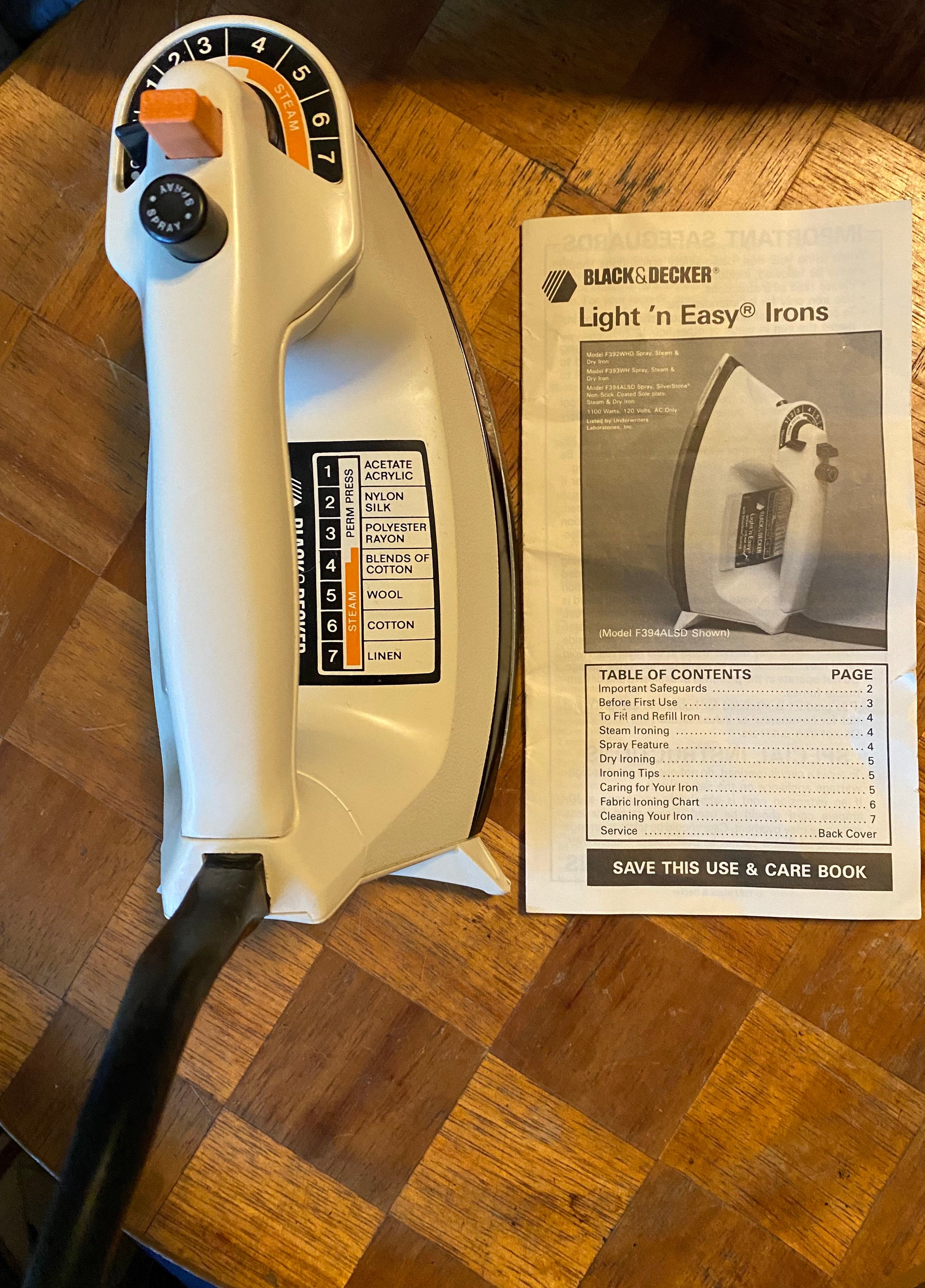 Vintage Black & Decker Light n Easy Spray, Steam and Dry Iron 