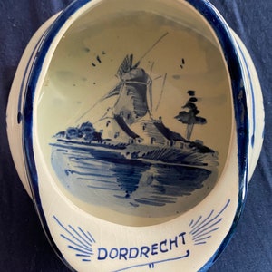 Vintage Delfts Flat cap Dordrecht souvenir ceramic trinket dish