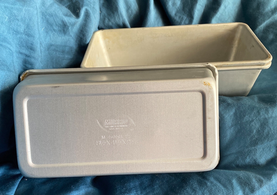 Vintage Mirro Aluminum Loaf Pans M505822 8 1/2 X4 1/2 X2 5/8 Set of 3