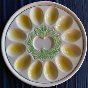 Vintage stoneware 10 inch egg plate