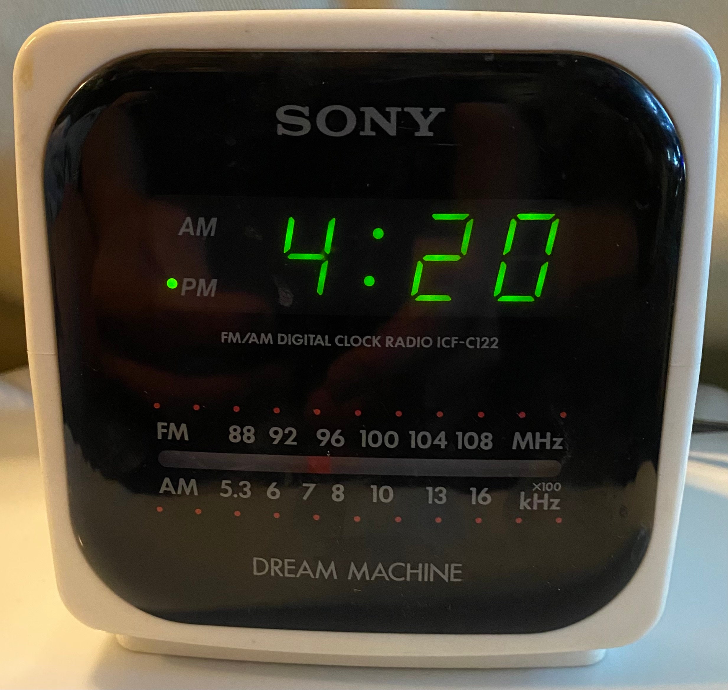 Radio despertador digital sony hotsell