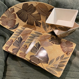 Vintage Melamine Summer Outdoor dining Oval platter, serving bowls and lunch plates set of (7)