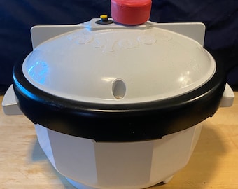 Vintage Nordic Ware Tender Cooker Microwave Pressure Cooker